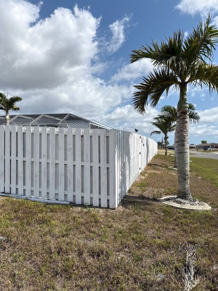 Fence materials that hold up to salt air in coastal florida
