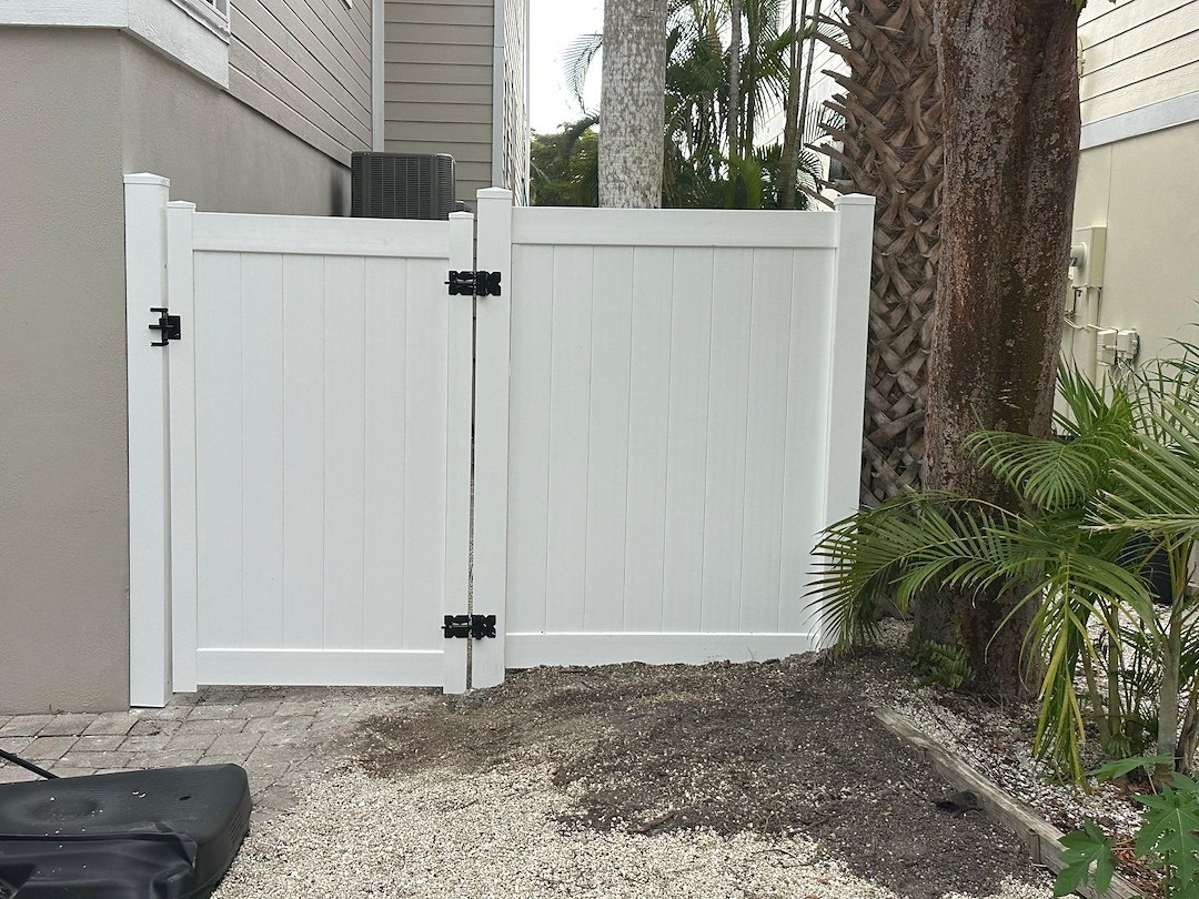 ✨ Sleek White Vinyl Privacy Fence Installation – Siesta Key