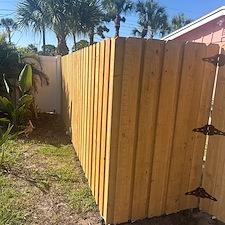 Fresh-Wood-Privacy-Fence-in-Sarasota 1