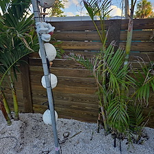 Holmes-Beach-Horizontal-Fence-with-Aluminum-Gates 8