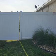 Top-quality-white-vinyl-fence 0