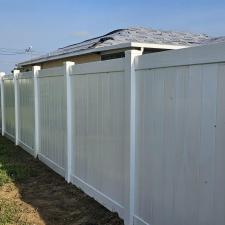 Top-quality-white-vinyl-fence 1