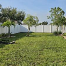 Top-quality-white-vinyl-fence 4