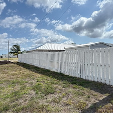 White-Shadowbox-Fence-Installation-Cape-Coral-FL 0