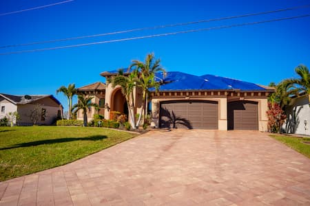 Blue tarp roof